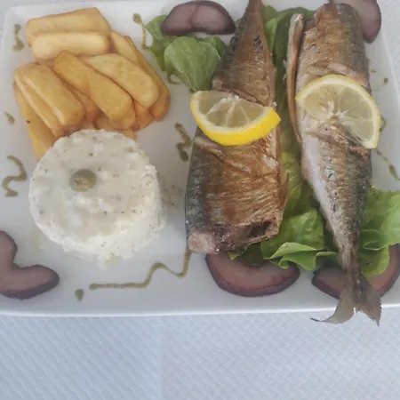 Lesembruns Hotel *